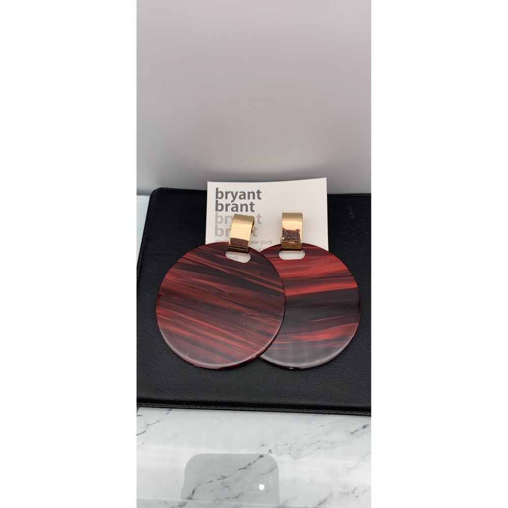 NWT Bryant Brant Gold Tone And Burgundy Marbled Resin Disc Pierced Earrings